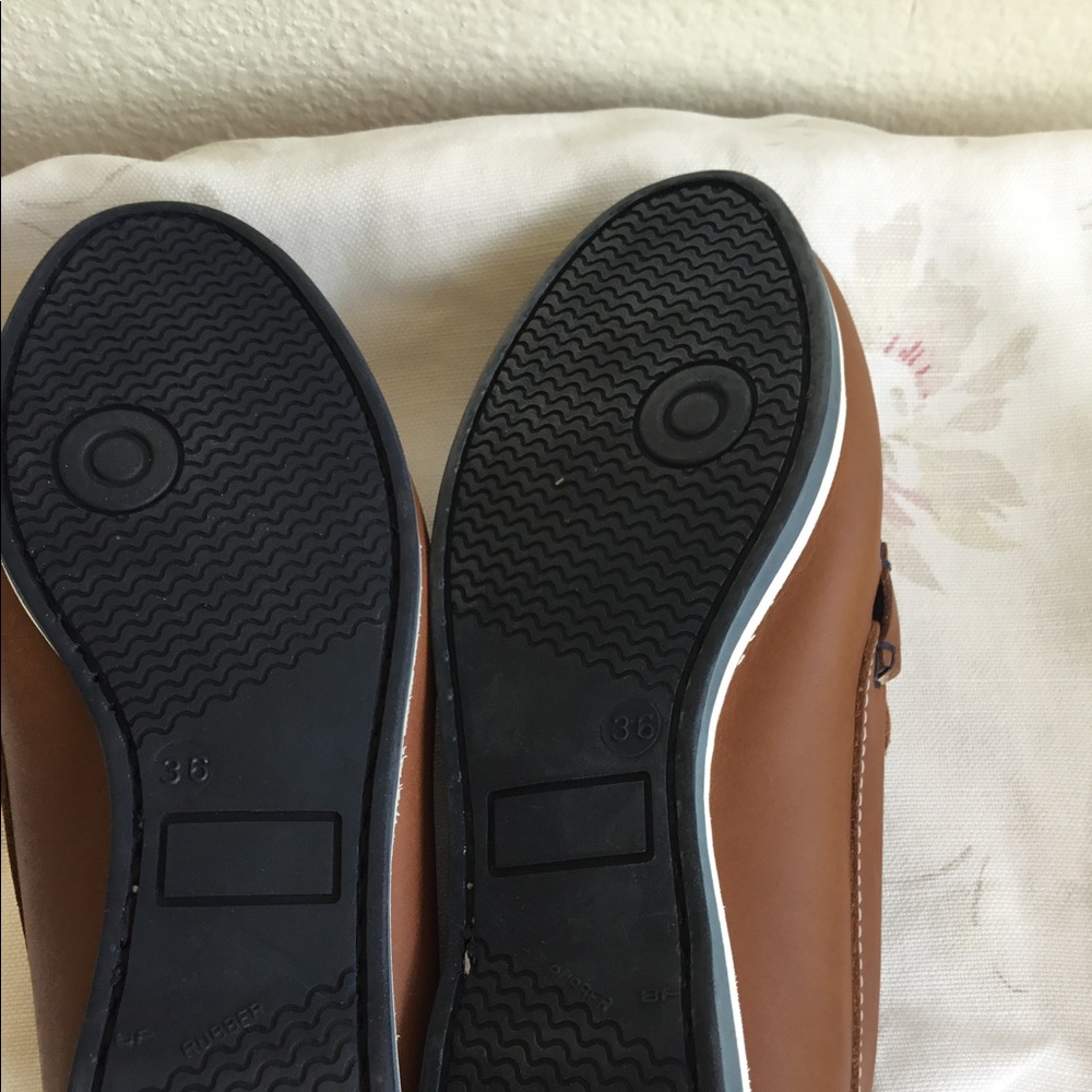 Shoes - Picture 4 of 5